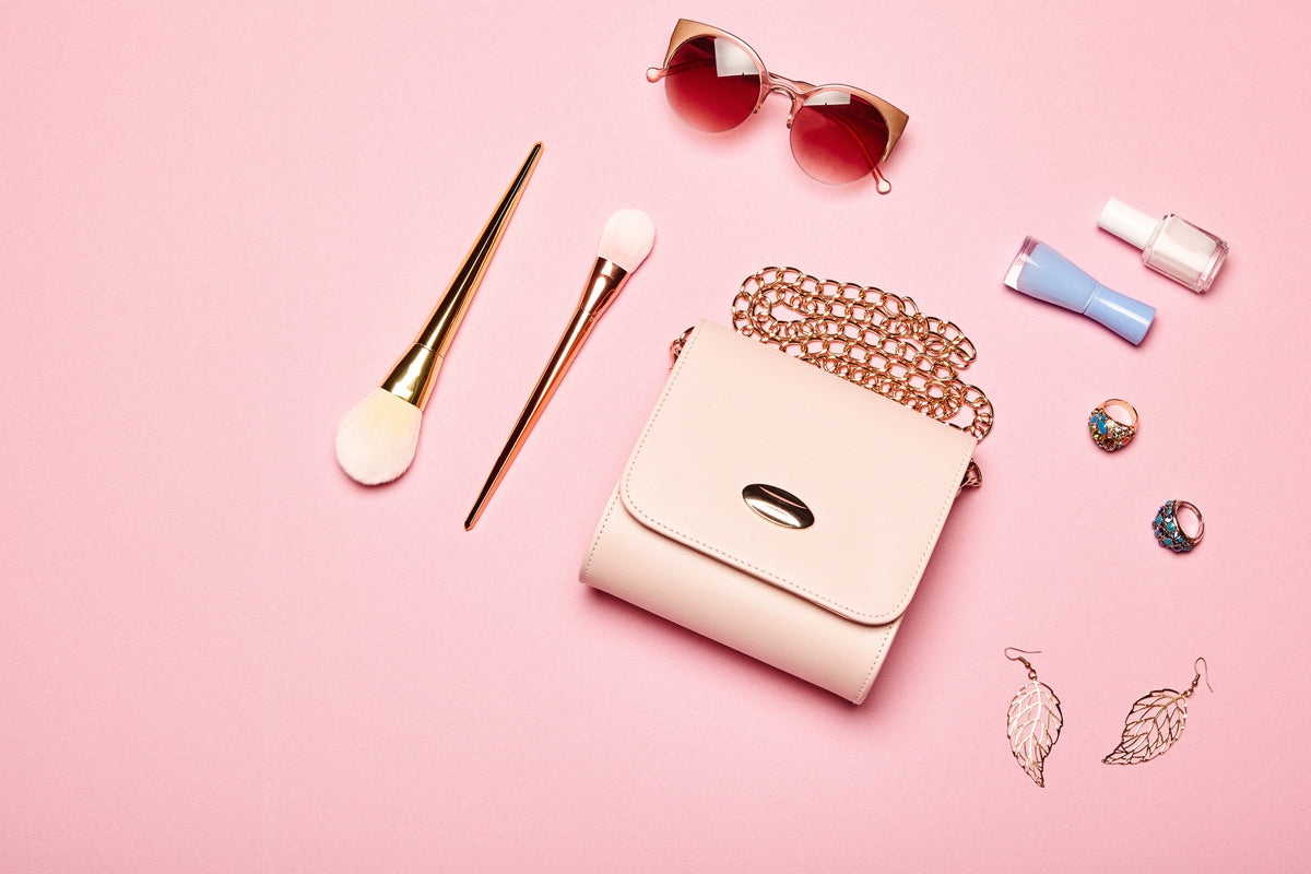 4 Accessories All Women Should Have in Their Wardrobe