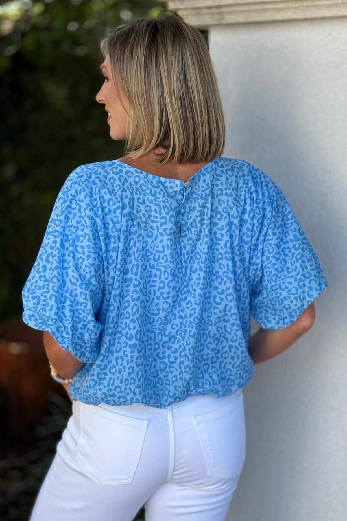 One size blue leopard print boutique top