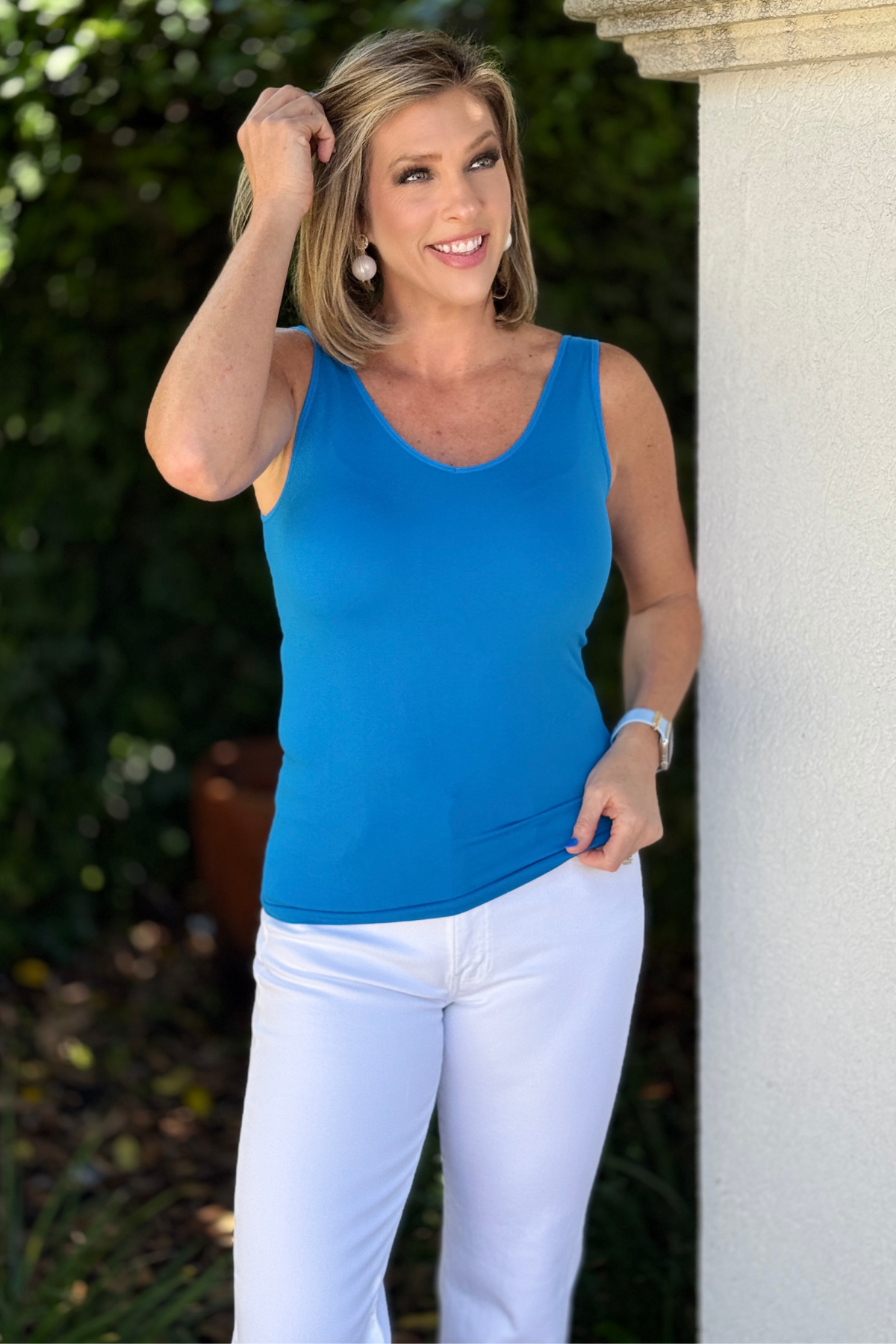 ocean blue seamless tank front view