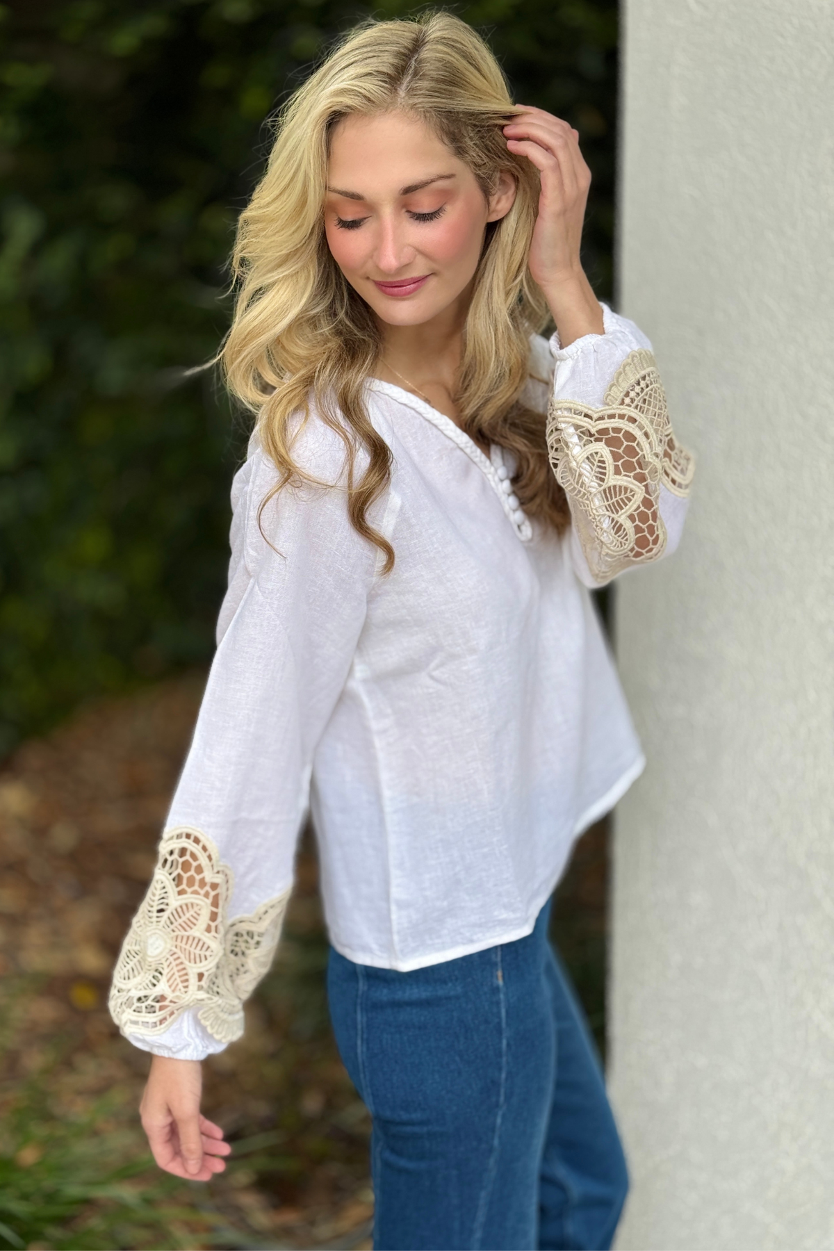 Charlie B white V-neck linen blouse back detail