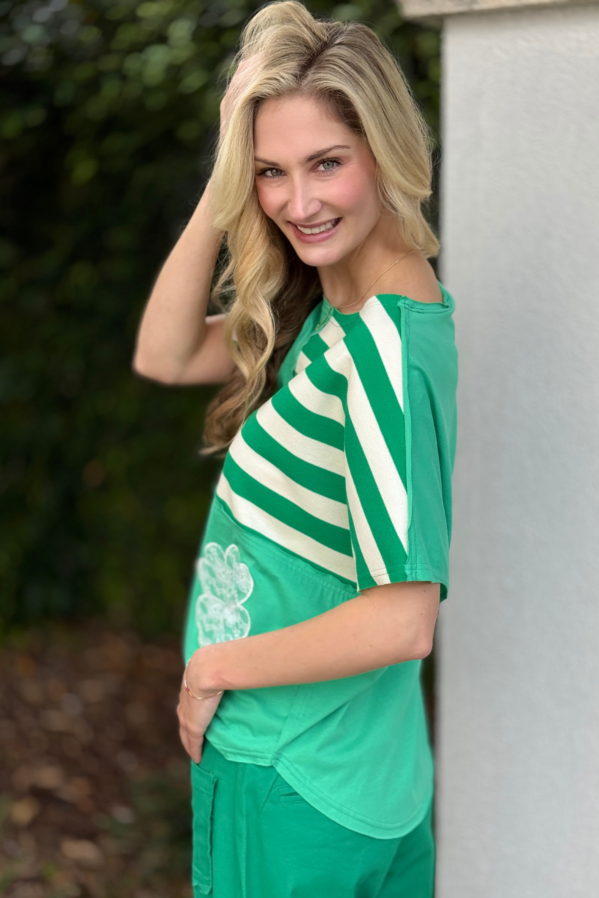 Clover embroidered short sleeve spring top