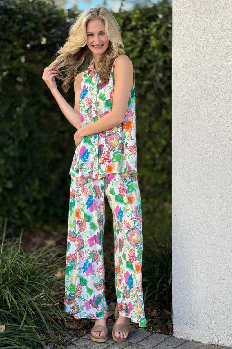 Lightweight floral vacation set with button front detail