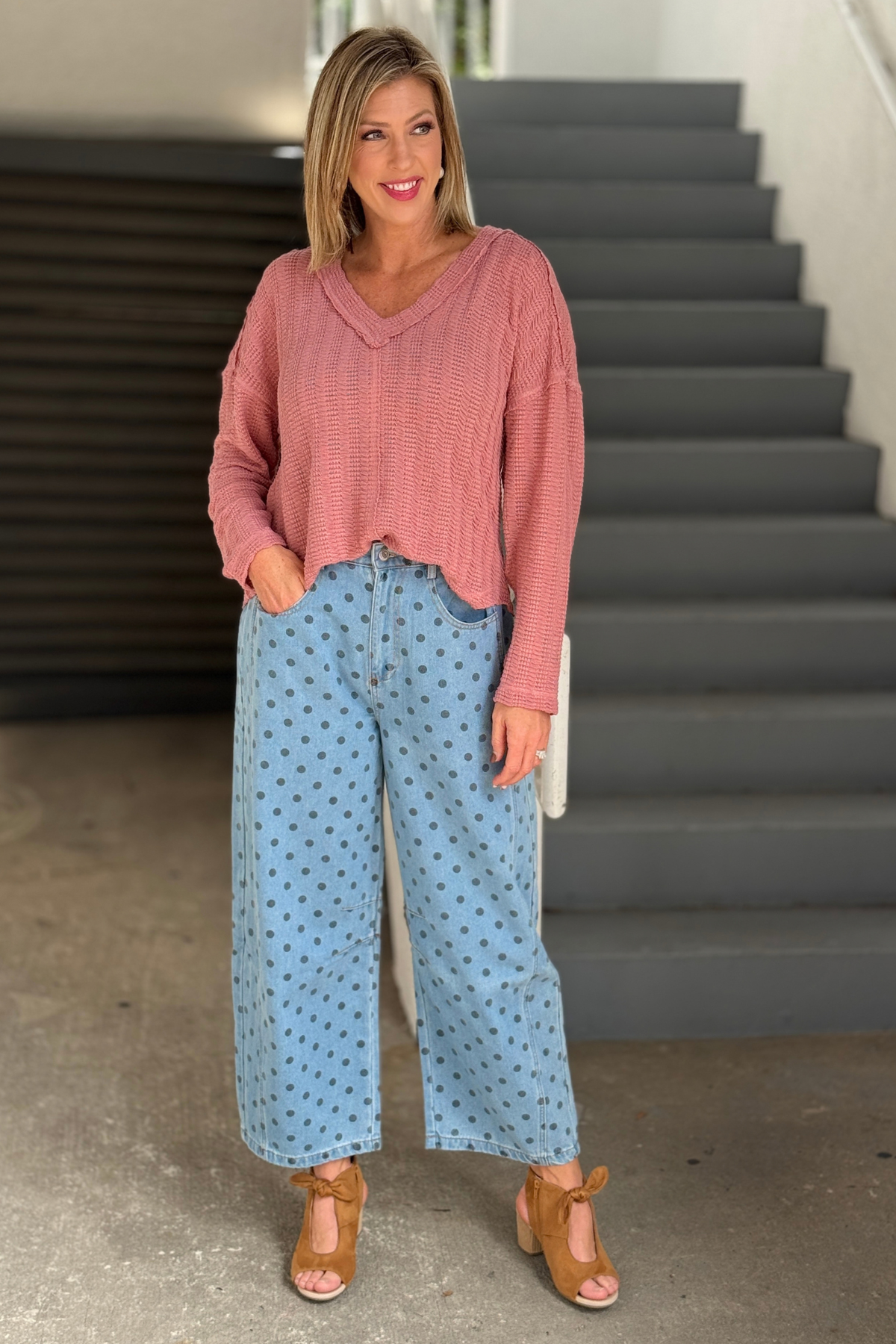 Blue polka dot barrel leg denim pants
Women’s high-rise polka dot denim pants