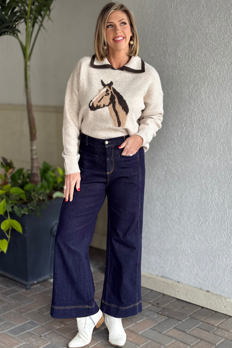 High-rise wide-leg jeans with patch pockets front view