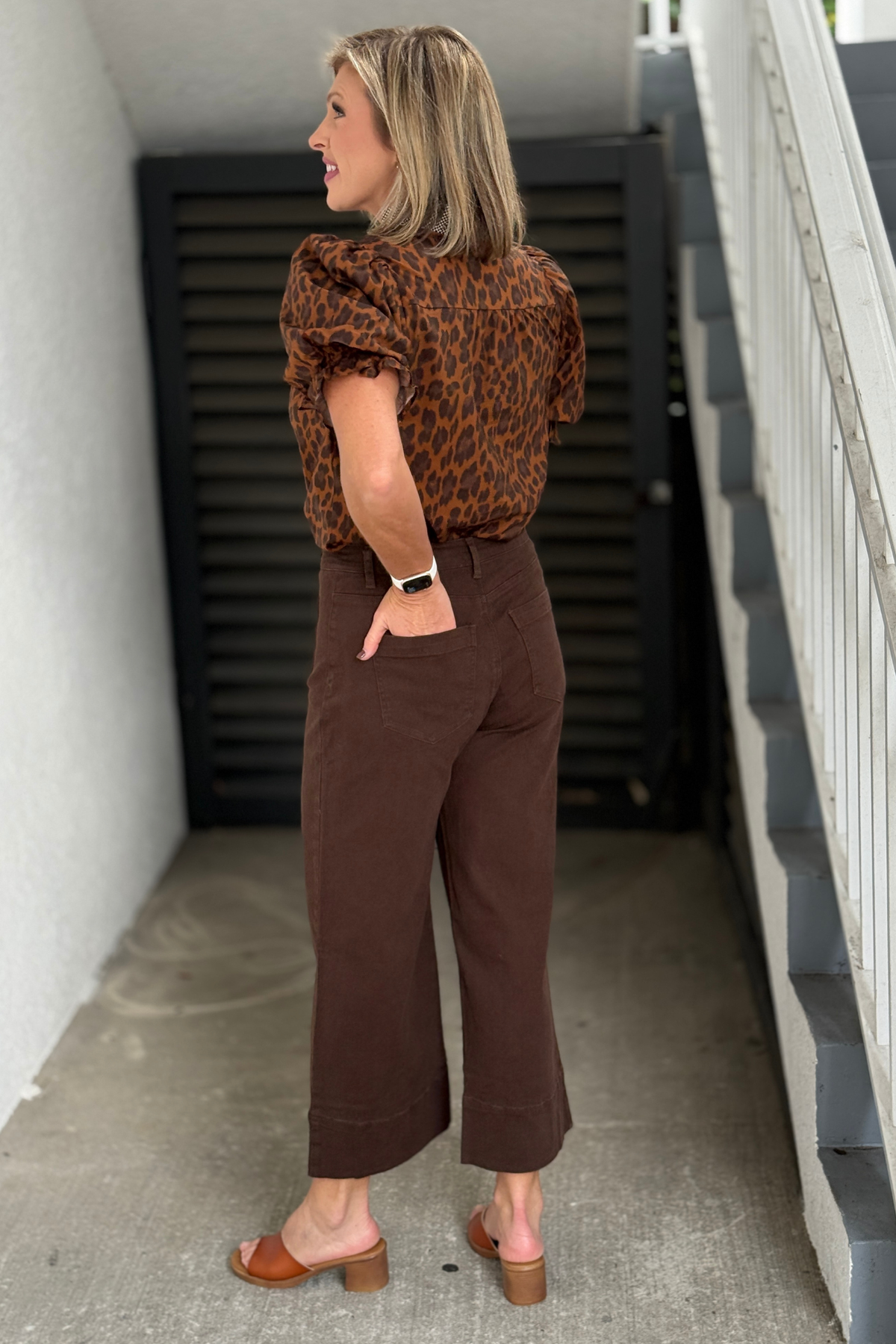 Tailored brown wide leg pants with front and back pockets