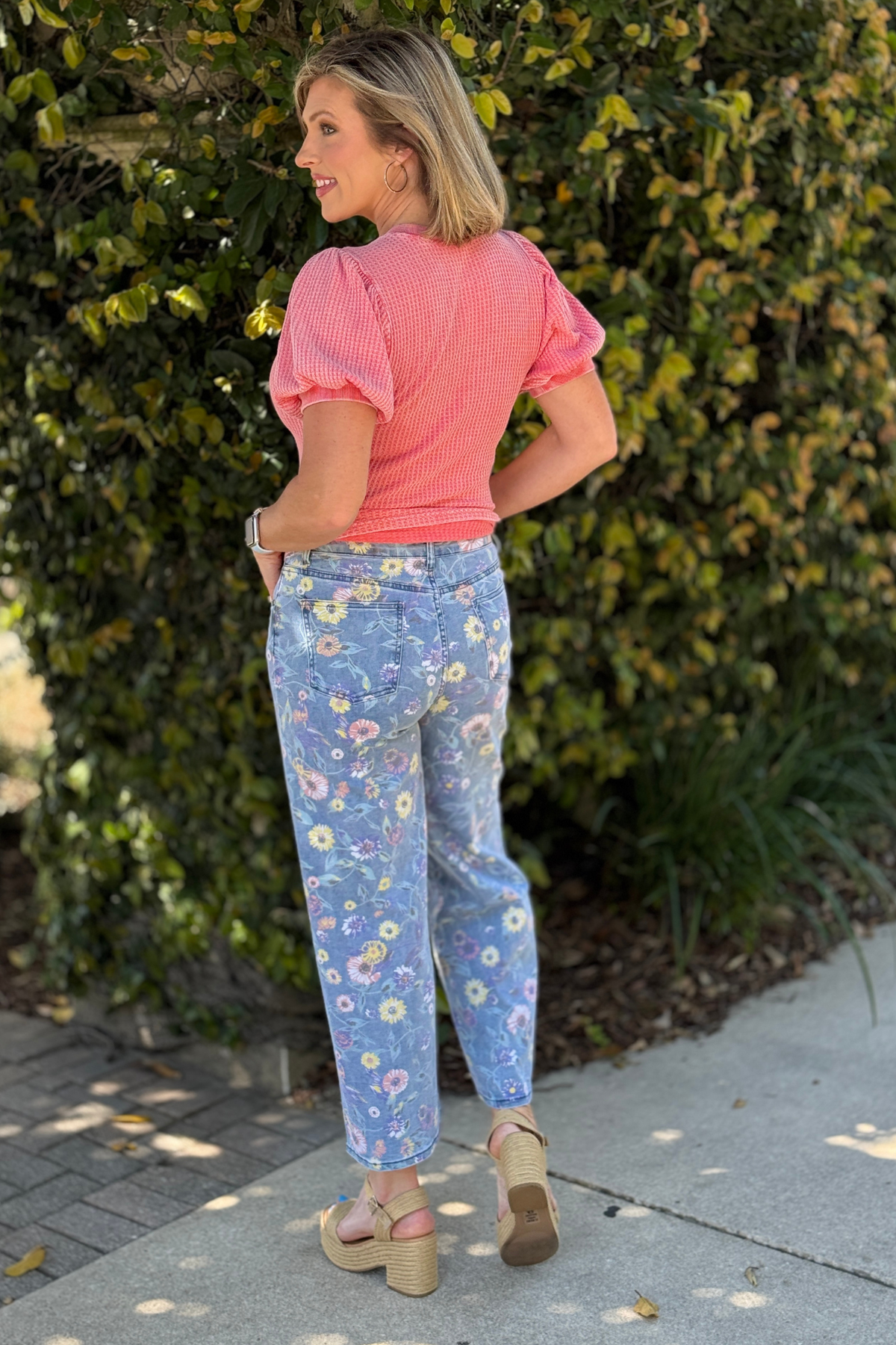 casual wide leg floral denim pants outfit