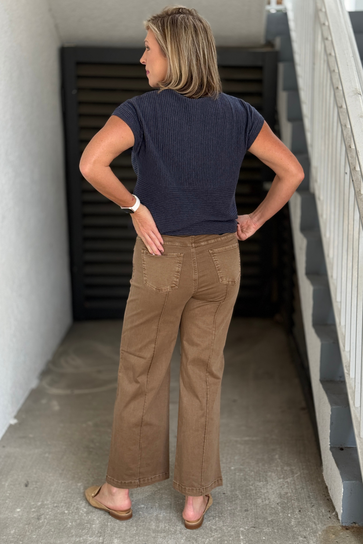 Women’s mid rise wide leg brown denim pants