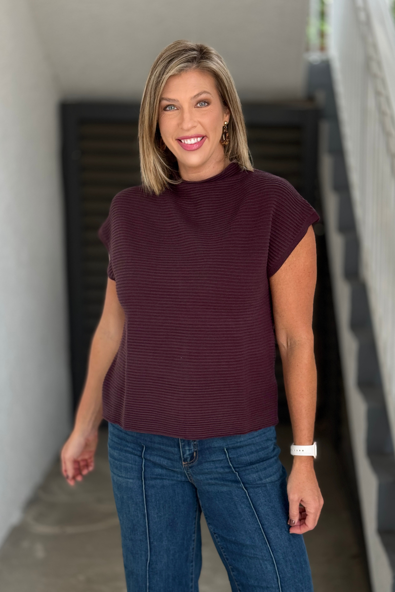 Women’s FDJ fig textured mock neck sweater with cap sleeves
