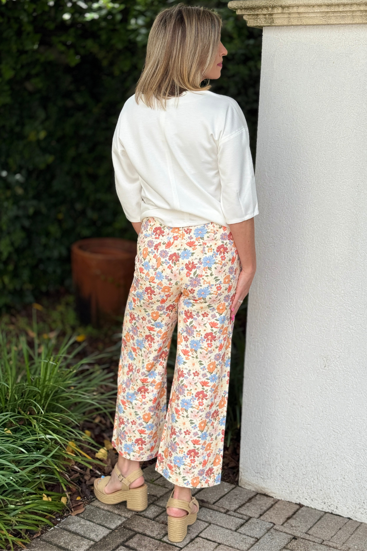 Women’s floral denim pants with functional pockets