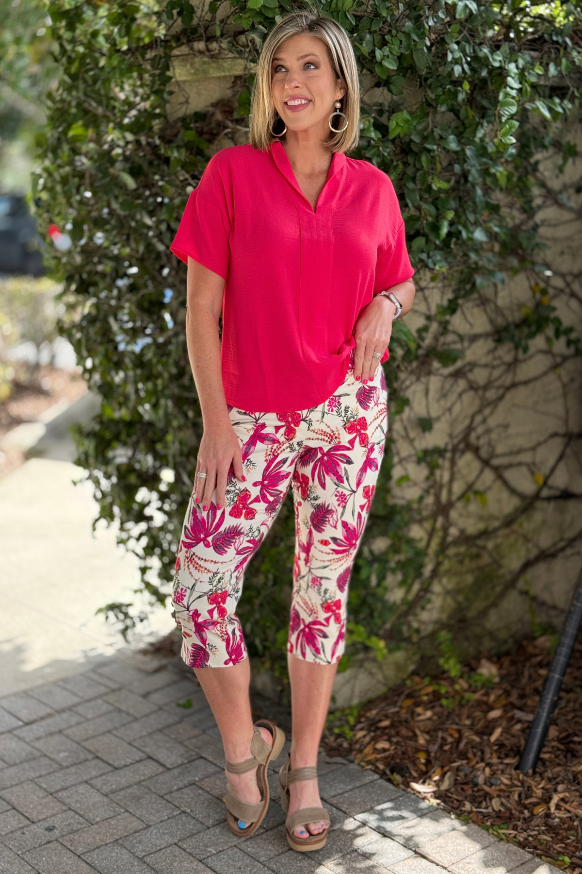 Renuar orchid print capri pants