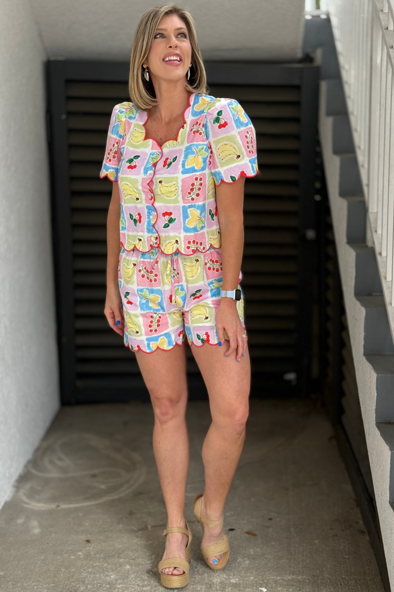 fruit print scallop hem shorts with pockets
