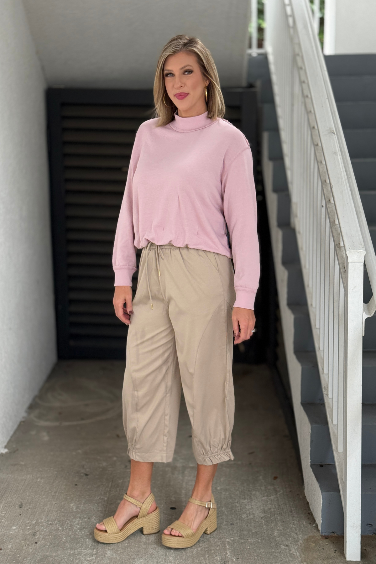 Relaxed fit women’s balloon pants in khaki side view