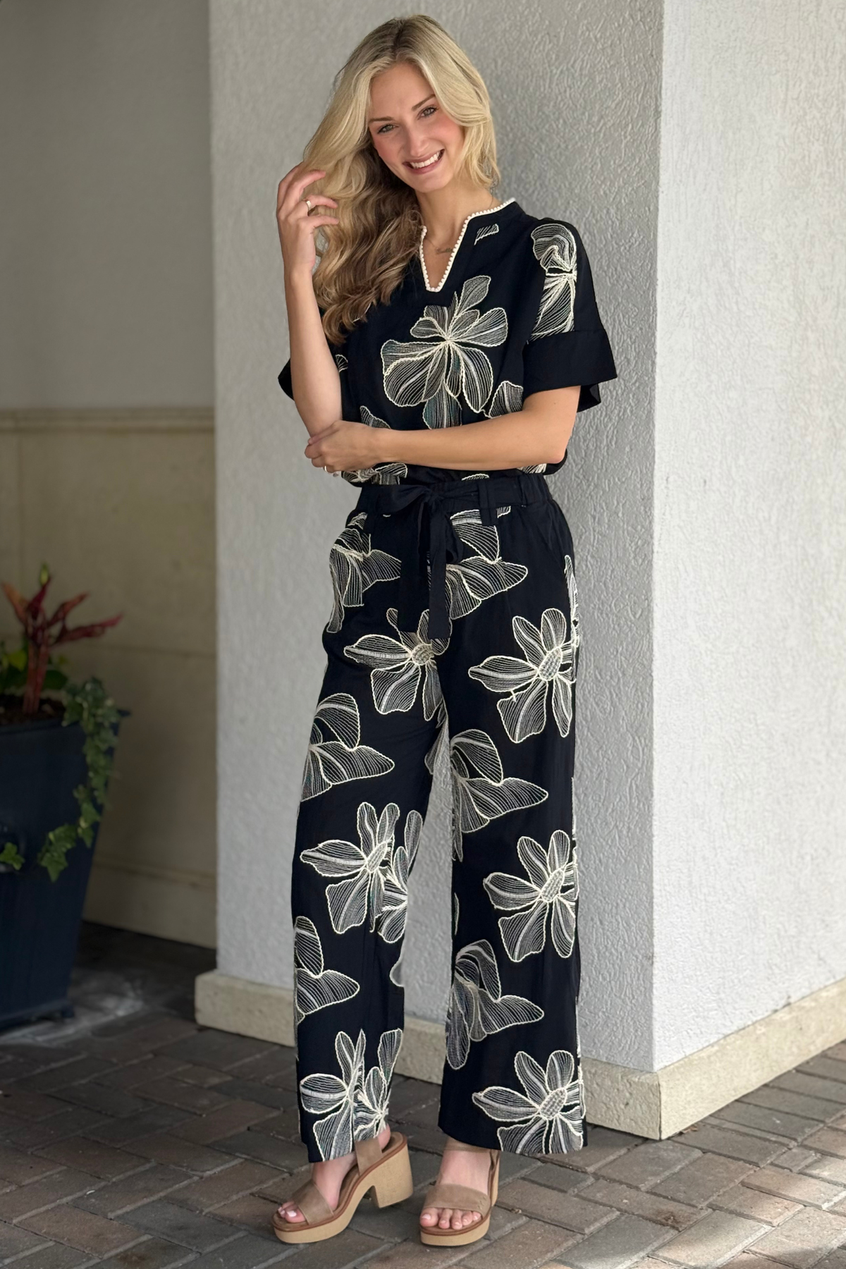 Vineyard Petal Embroidered Pants in Black