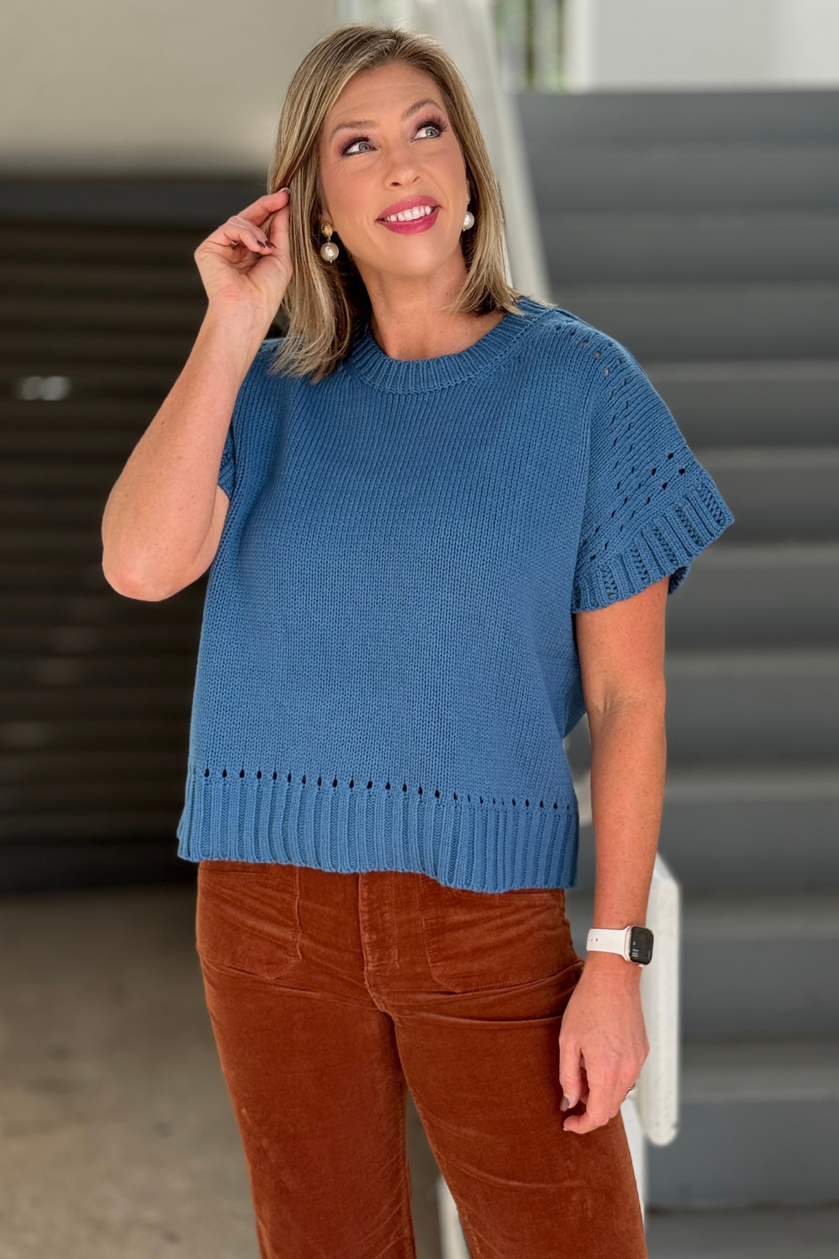 Women’s blue short sleeve knit sweater