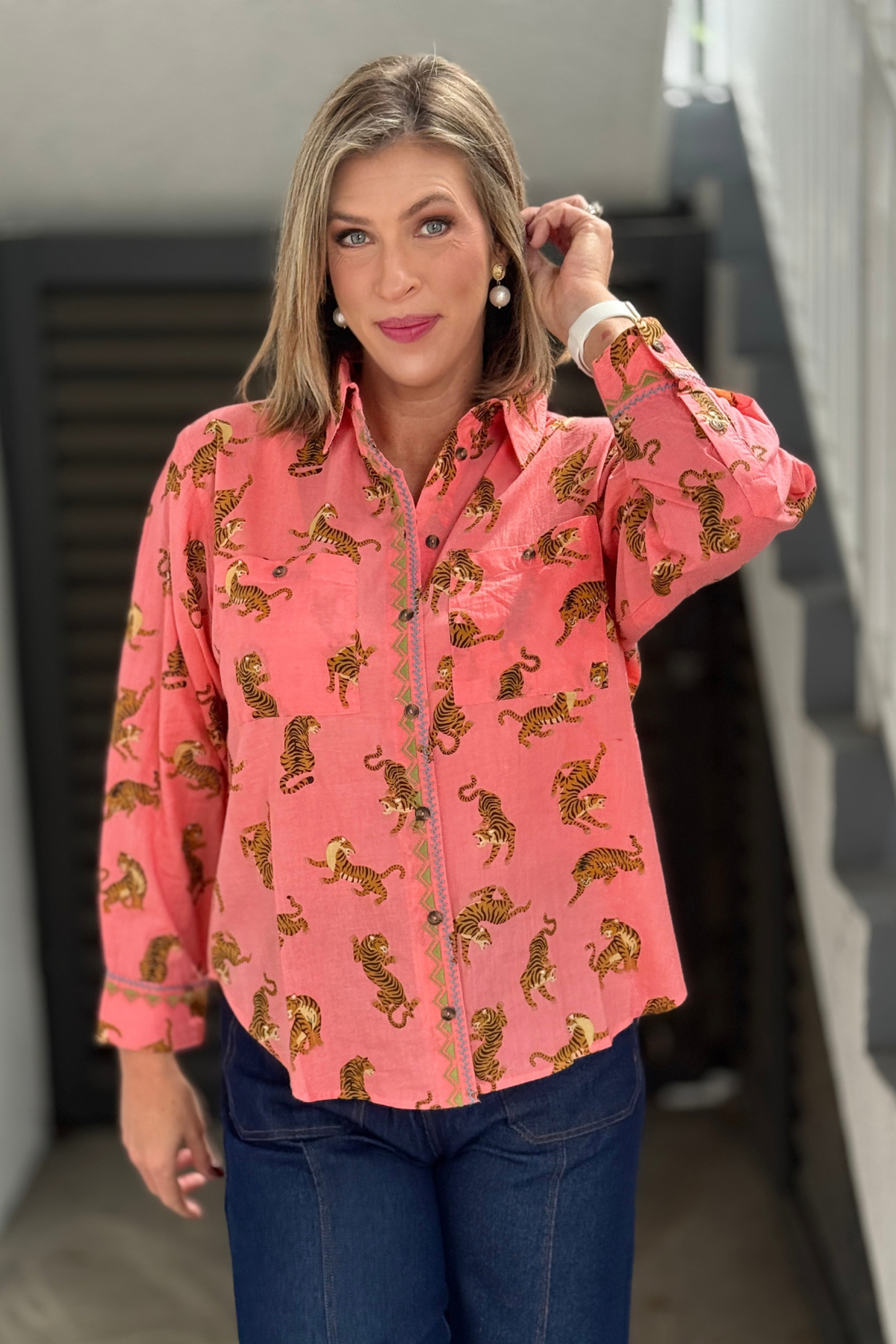 Women’s pink animal print shirt with chest pockets
Side view of Ivy Jane pink tiger print shirt
