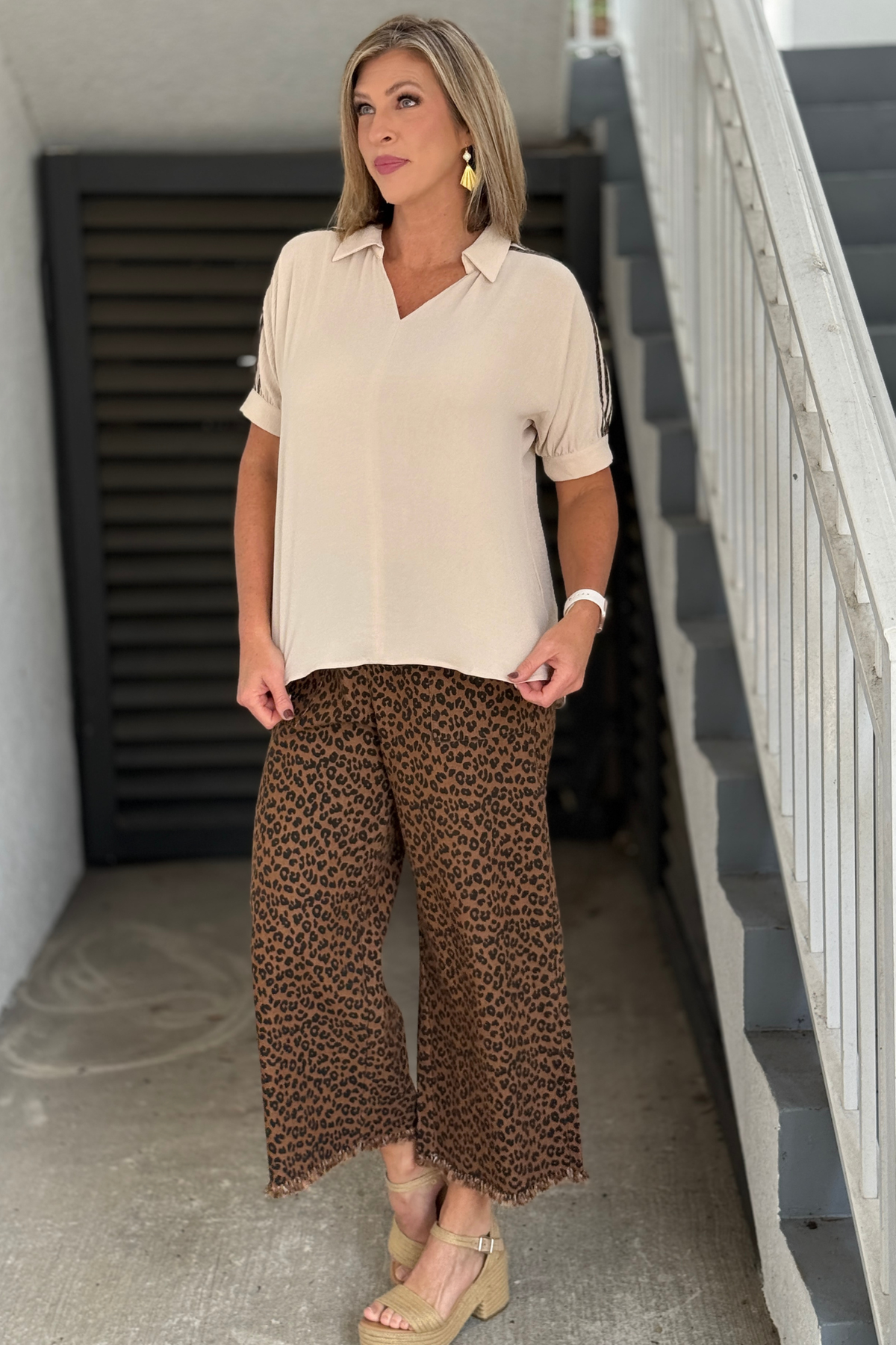 Relaxed cream short sleeve blouse with leopard contrast