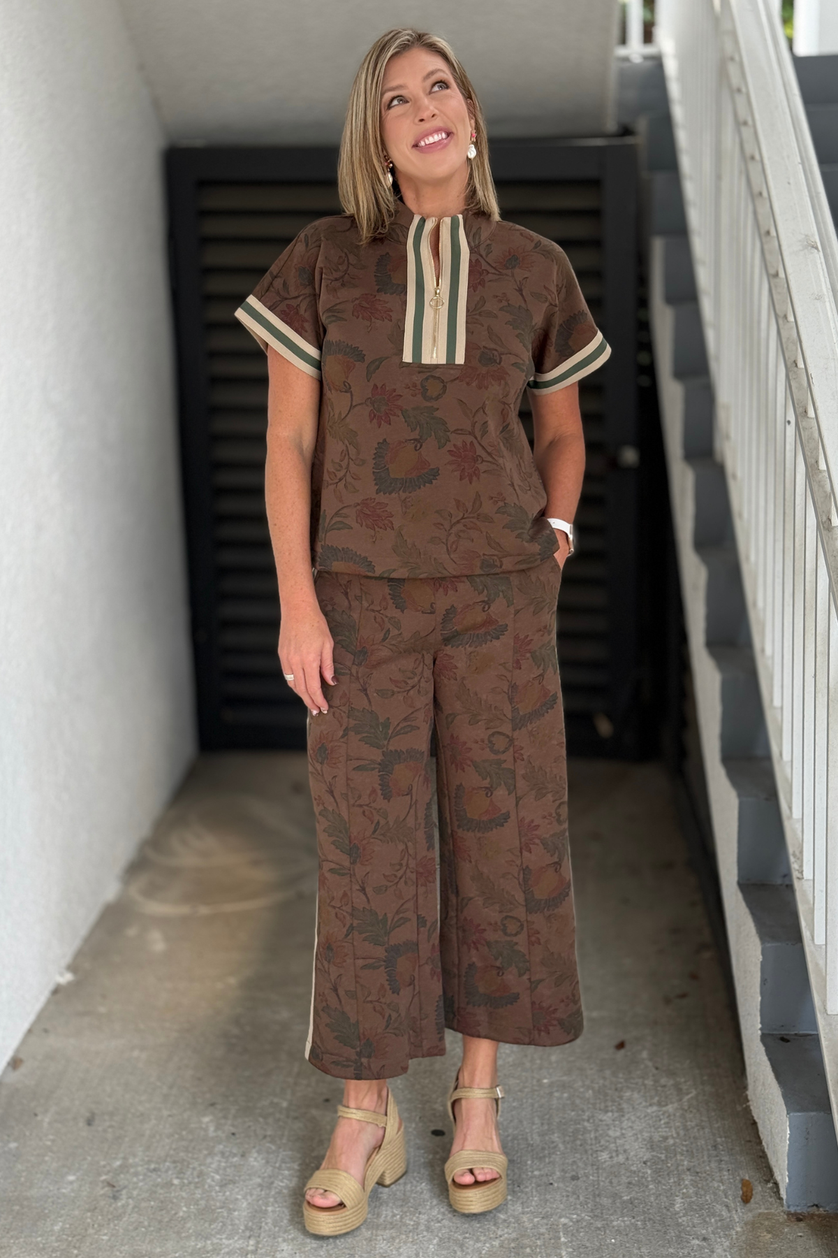 Brown floral zip-neck wide leg pant set for women