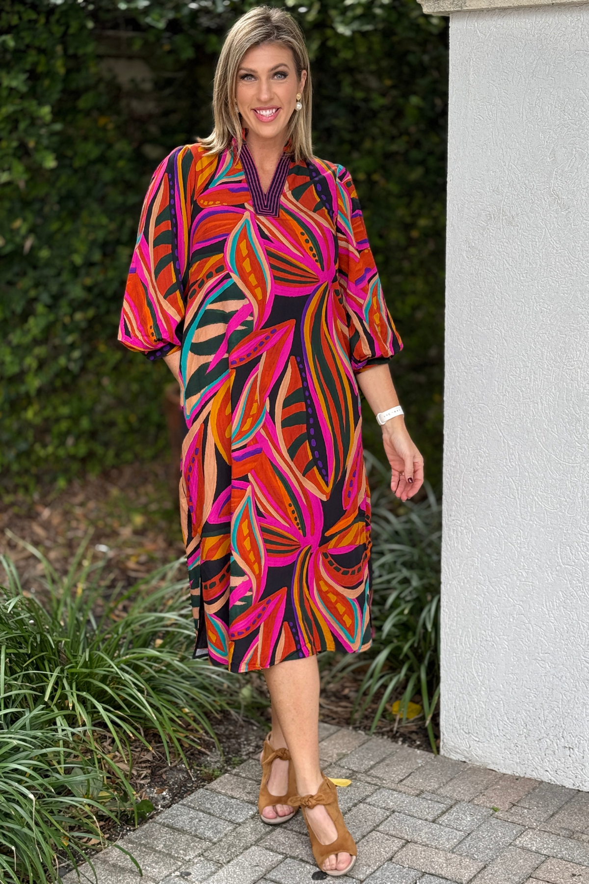 Colorful Fall midi dress with split neckline and side pockets
