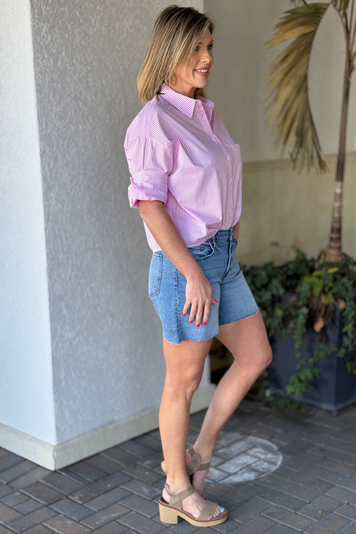Back view of KUT Hailey denim shorts