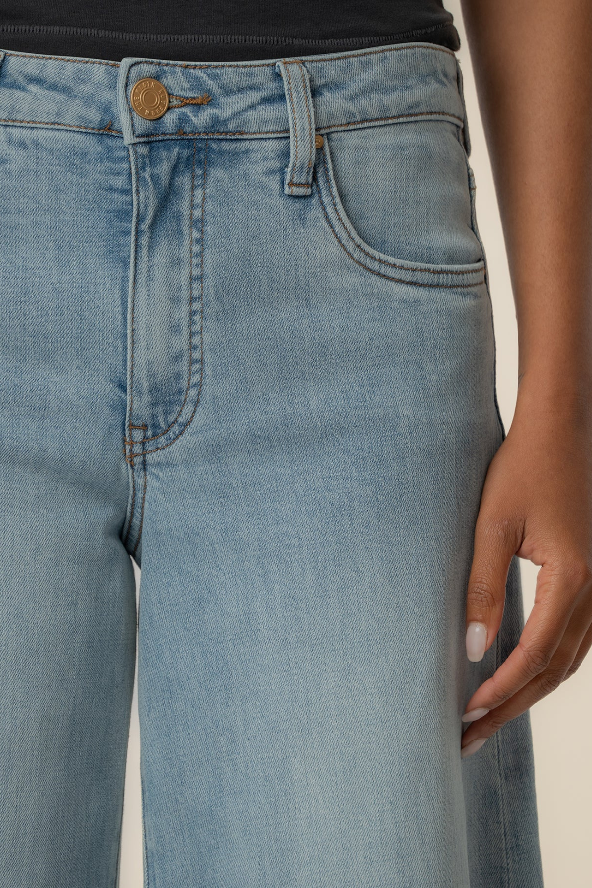 Women's KUT from the Kloth Blake jeans styled with a lightweight jacket