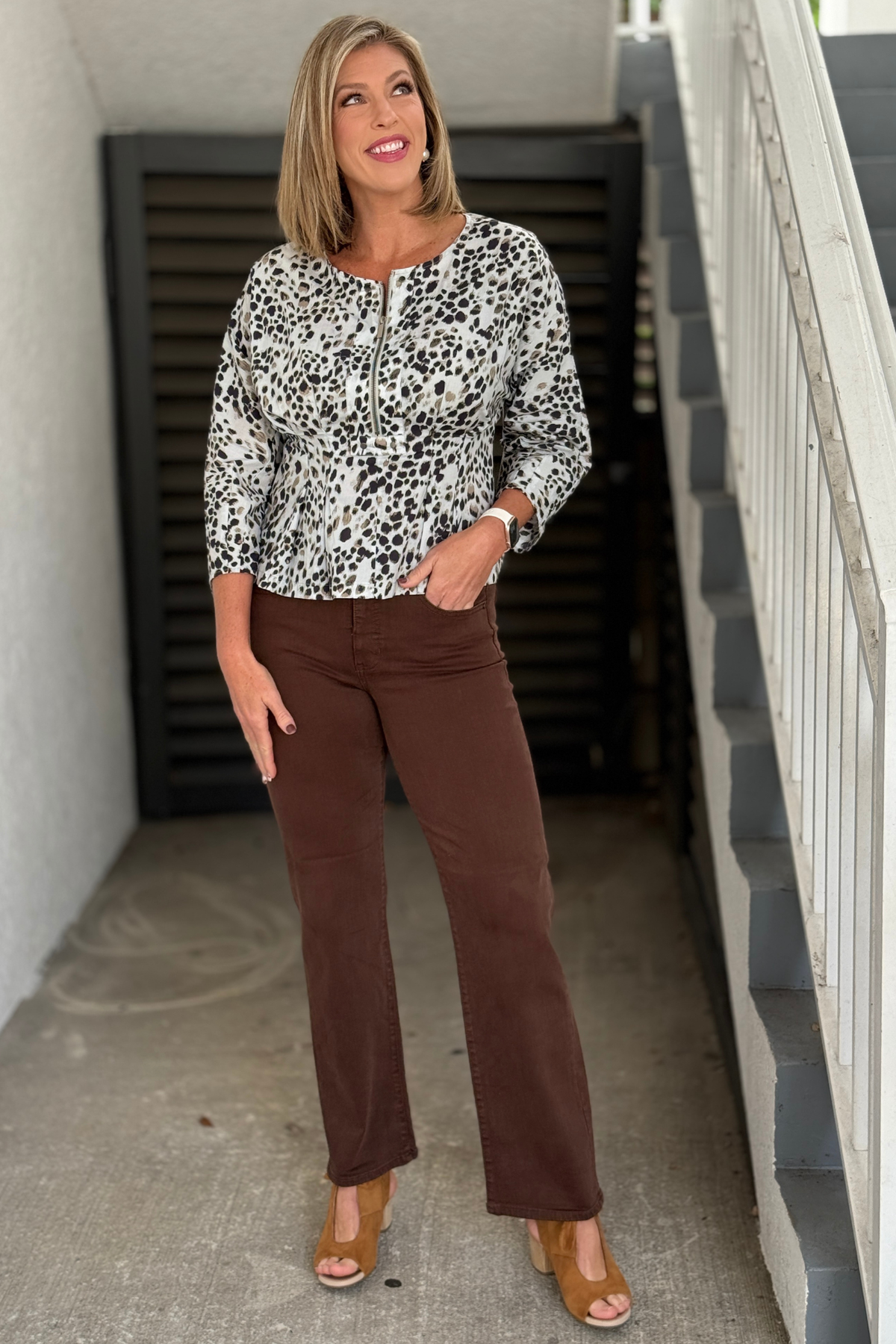 Liverpool Kennedy Tencel Straight Leg Jean in Carob Brown front view