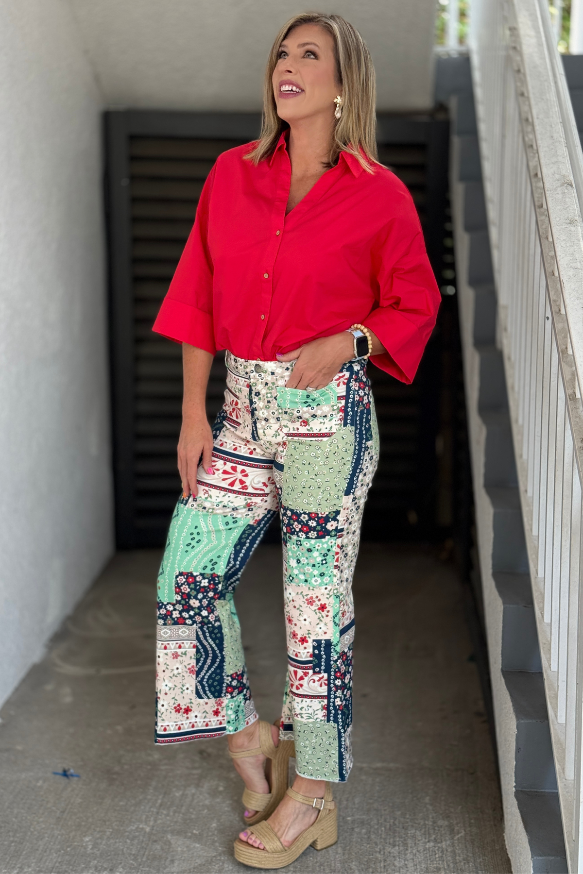 Boutique floral print cropped pants with pockets