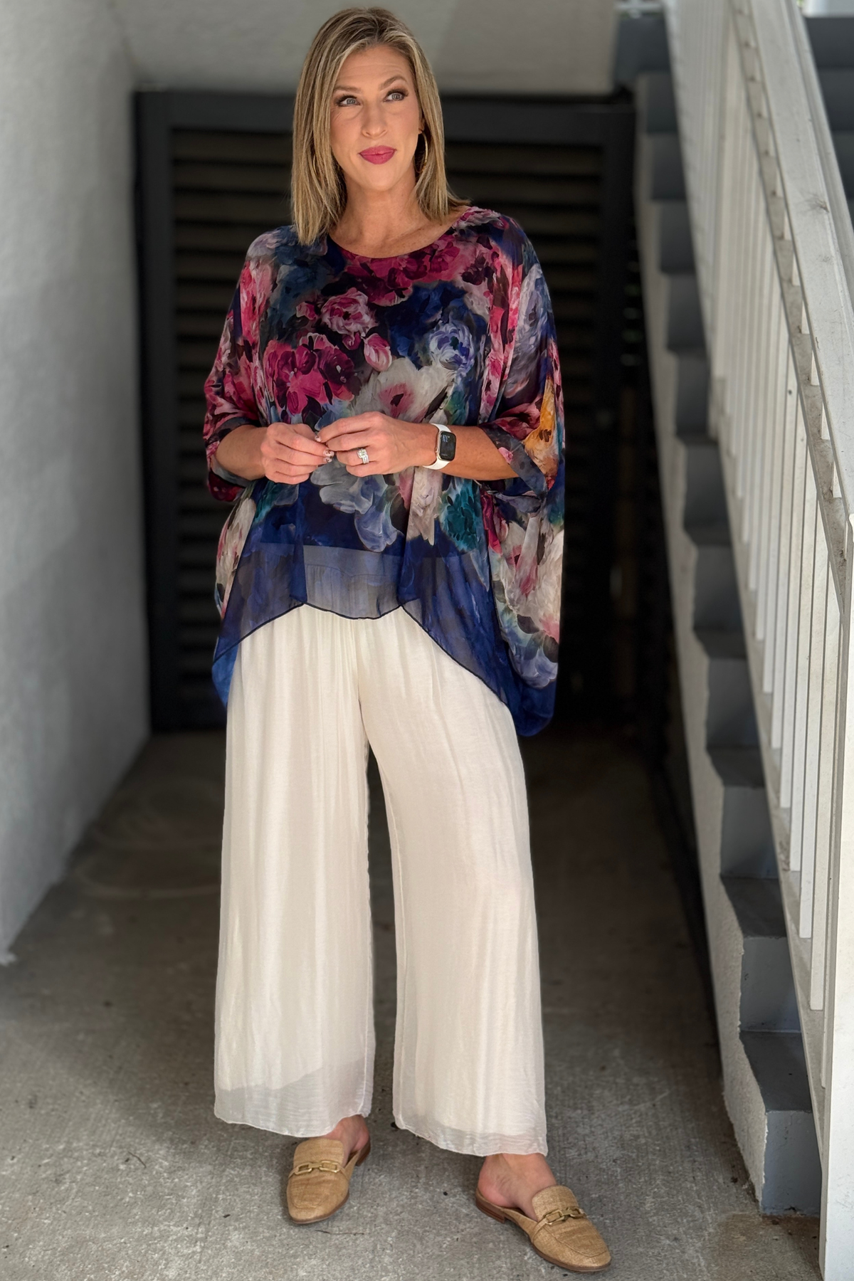 Made in Italy flowy cream pants with side slits