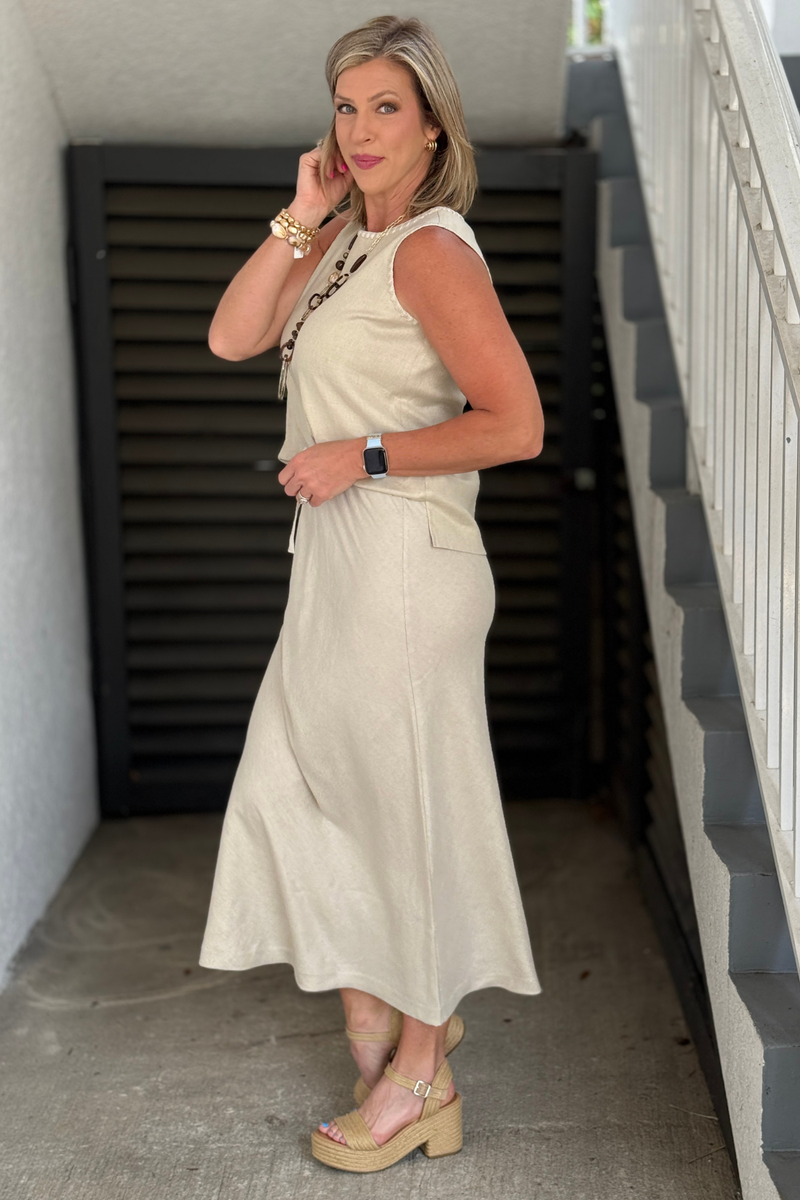Lysse linen skirt styled for summer outfit