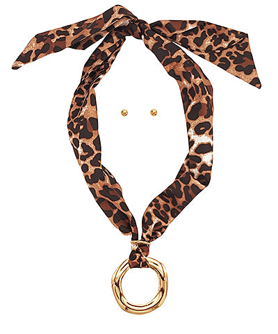Aria Organic Circle Pendant Scarf Necklace
