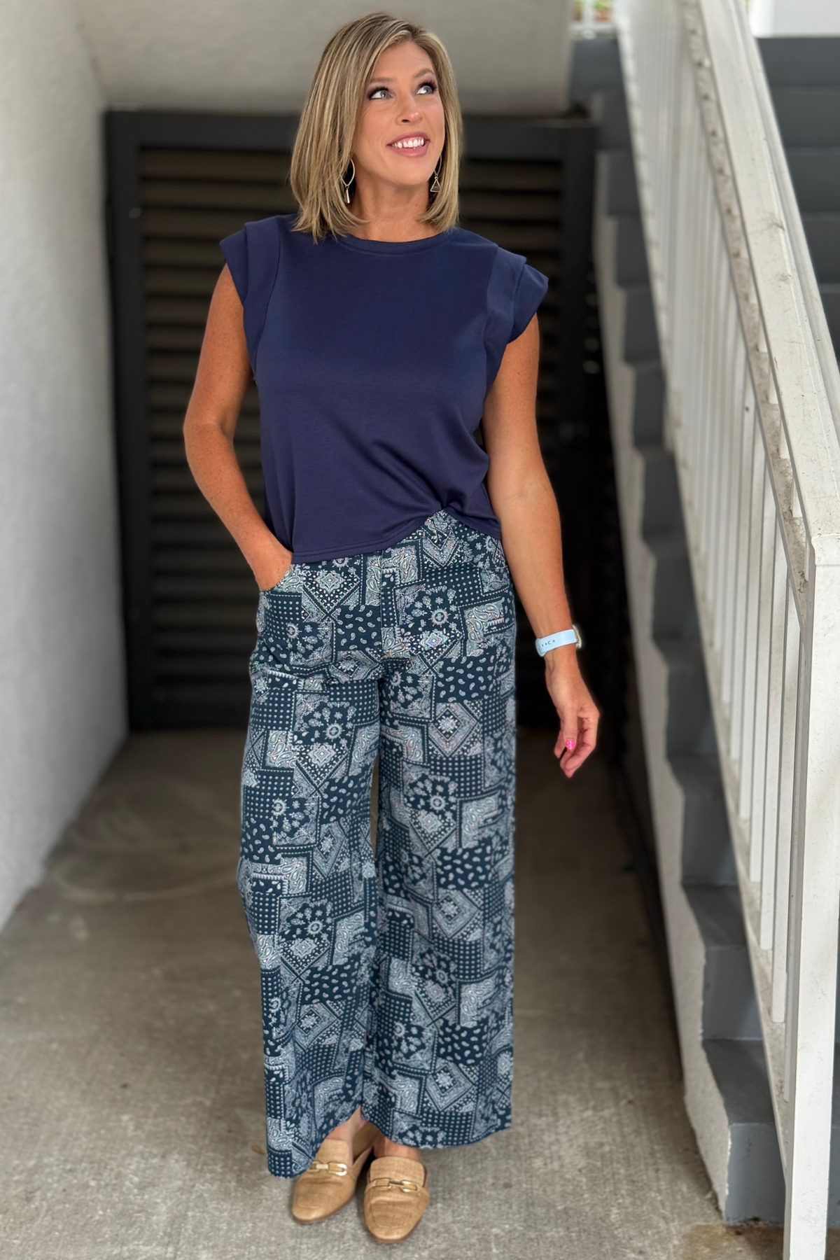 Relaxed fit navy boutique top