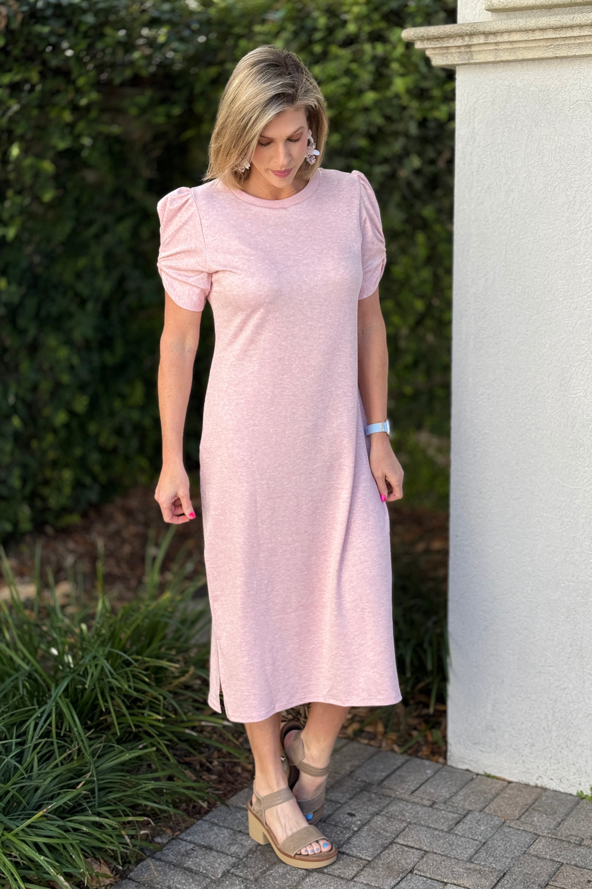 Pink summer knit dress with short twisted sleeves
