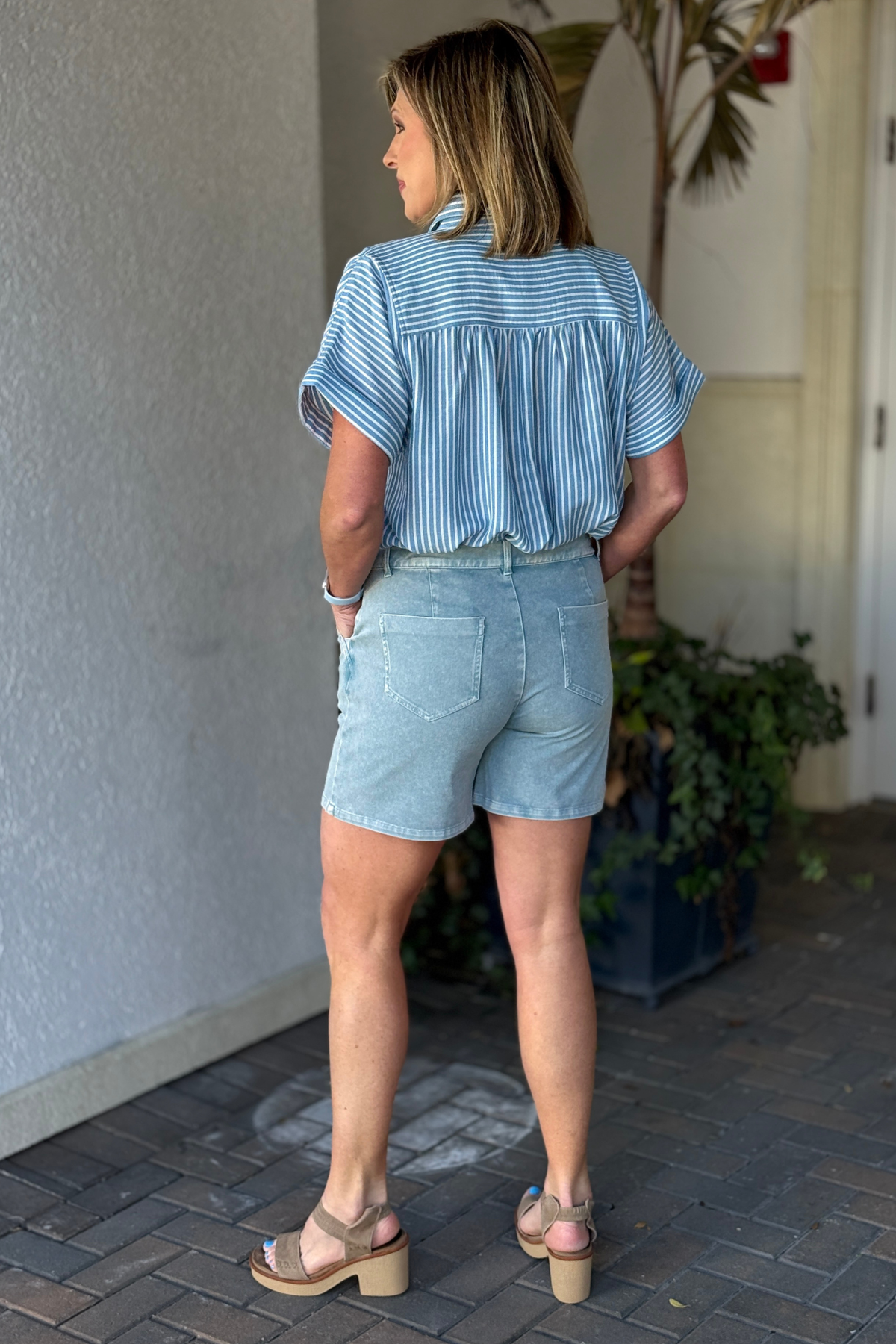 Back view of Renuar soft wash skort