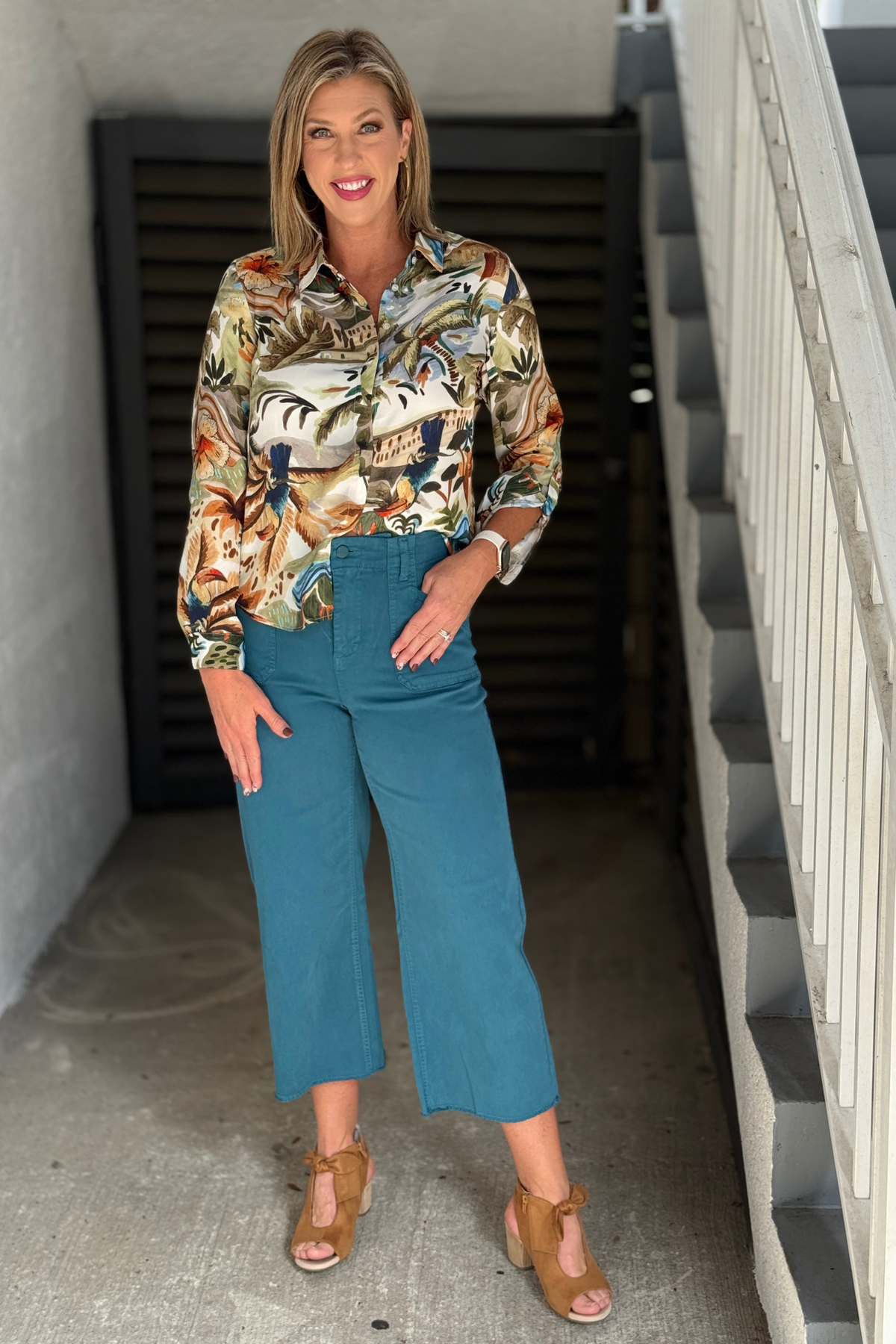 Women’s teal cropped wide leg pants with sailor pockets
