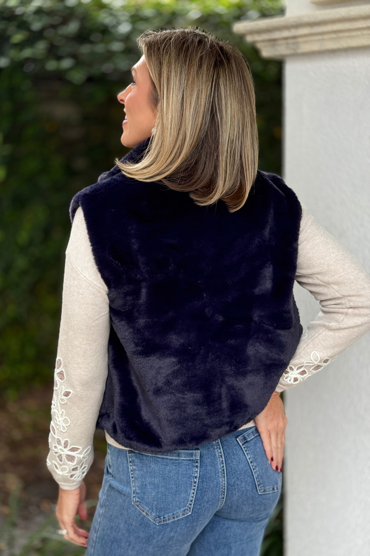 Renuar women’s faux fur layering vest in Midnight Navy