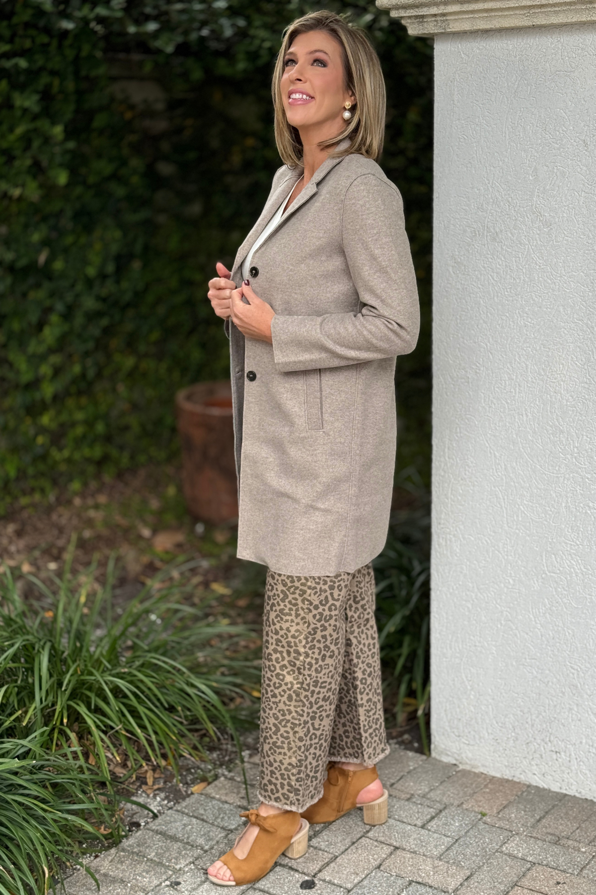 Renuar long coat with raw edge detailing
Women’s soft neutral fall layering coat by Renuar
