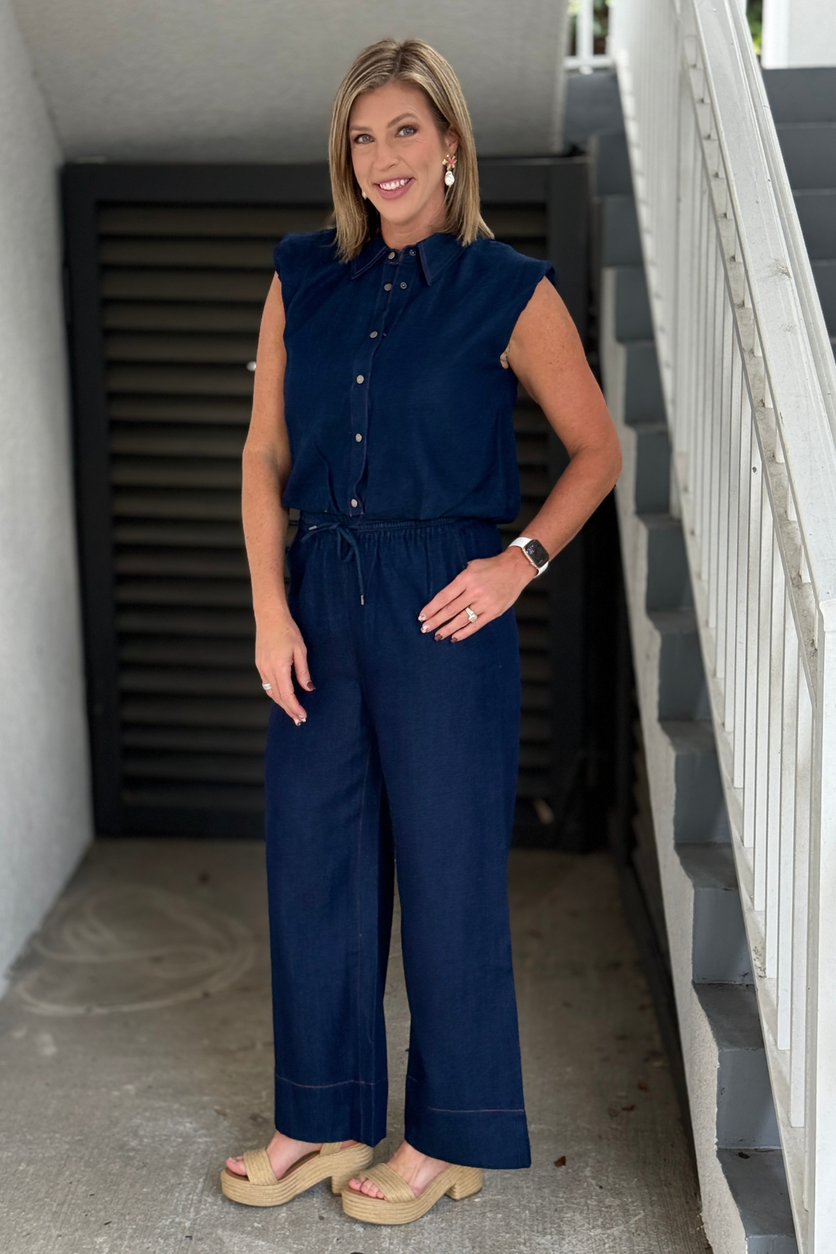Women’s soft denim pants with side pockets and wide hem