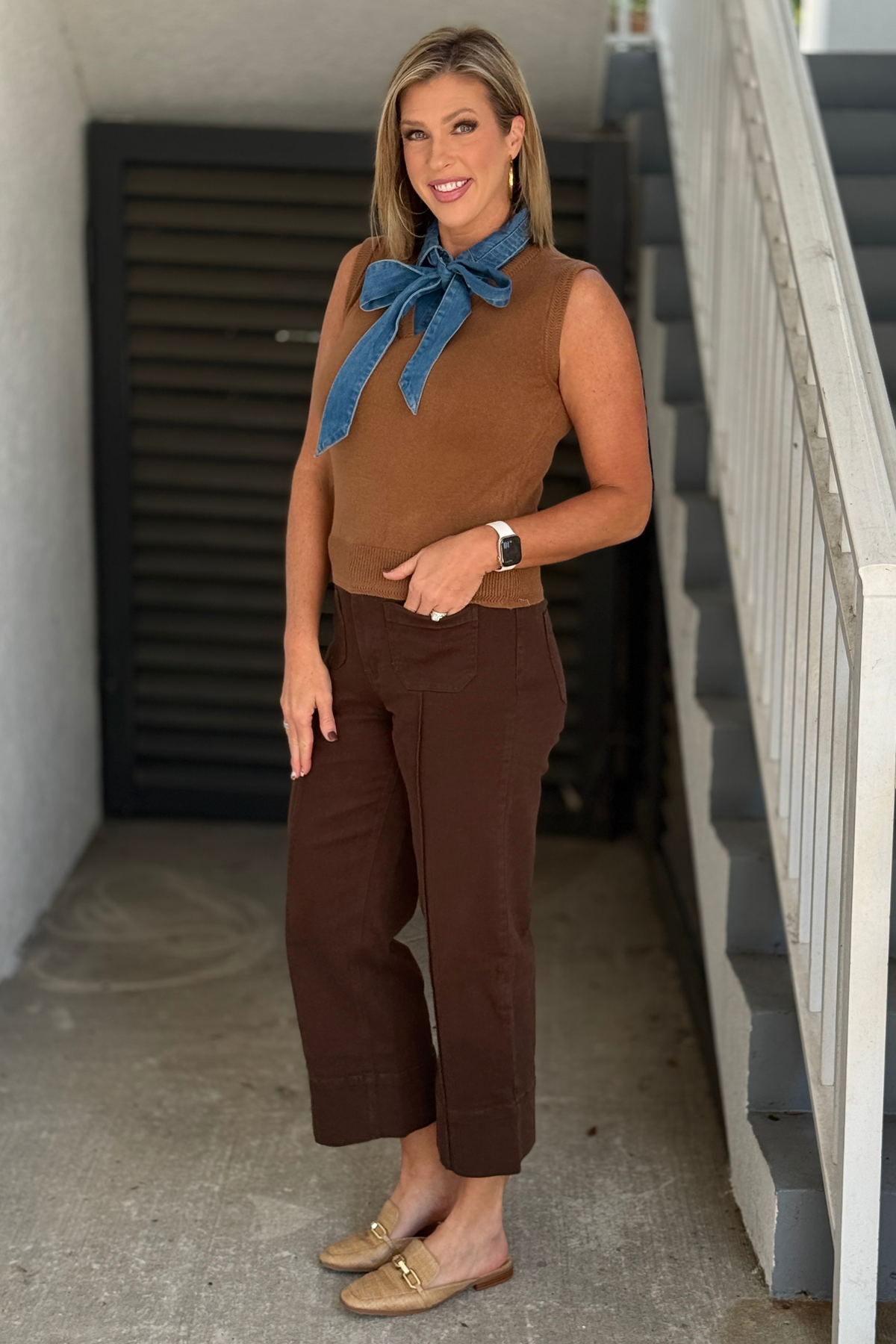 Denim collar sleeveless sweater top with front necktie bow