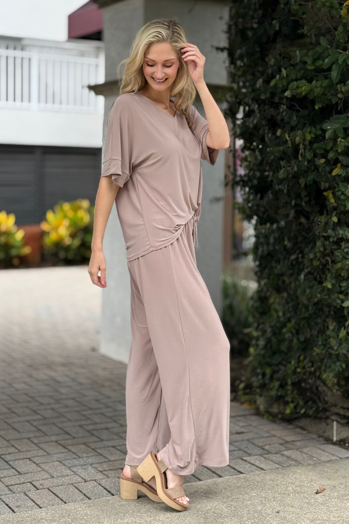 Soft wrinkle-free two-piece lounge set in mocha