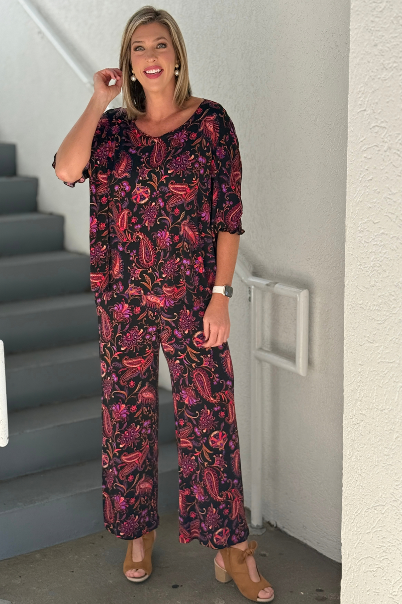 Black berry paisley wrinkle-resistant top and pants set