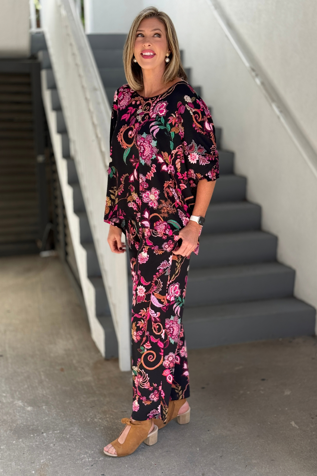 TPN Collection wrinkle free black paisley outfit