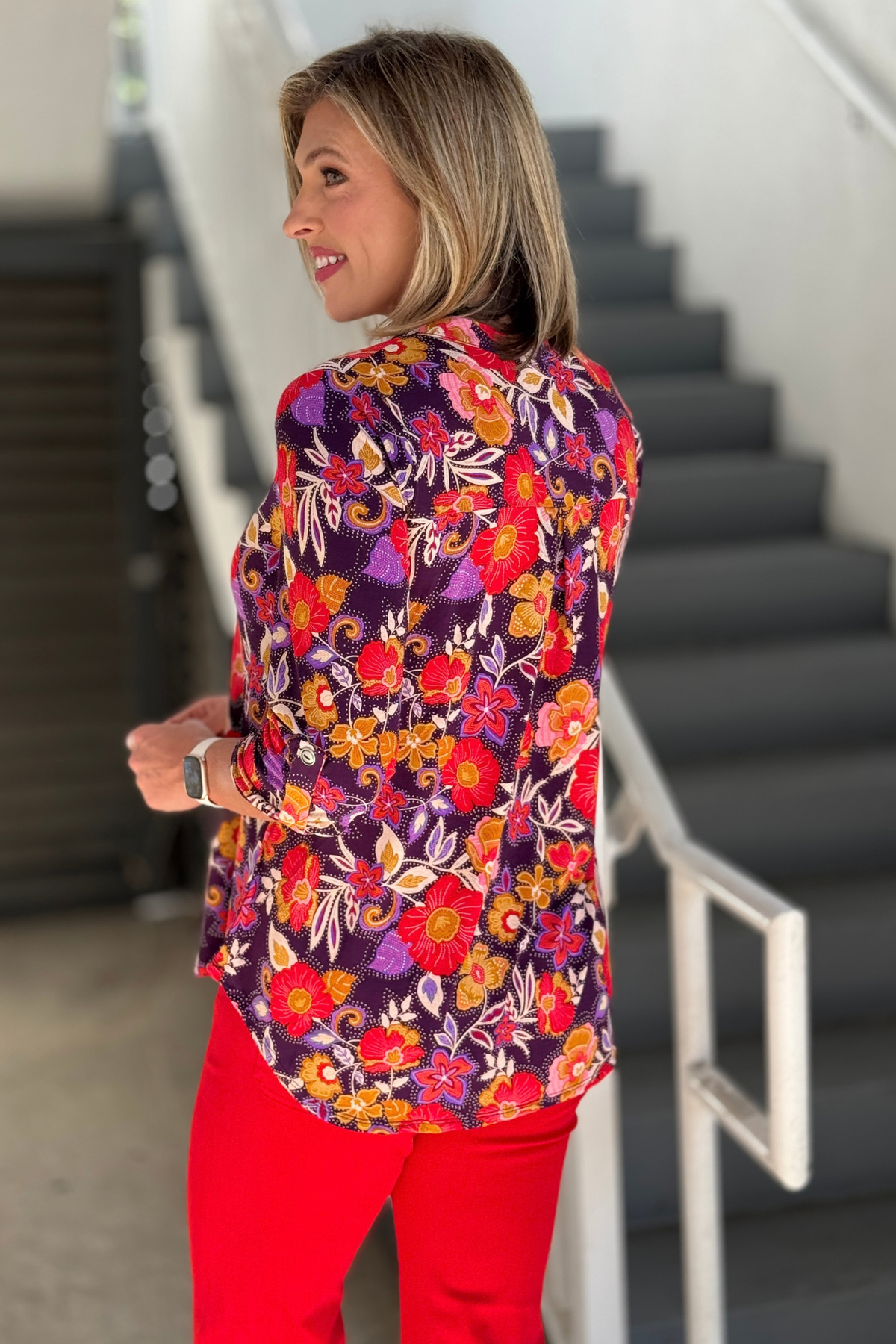 Women’s colorful floral V-neck boutique top for fall