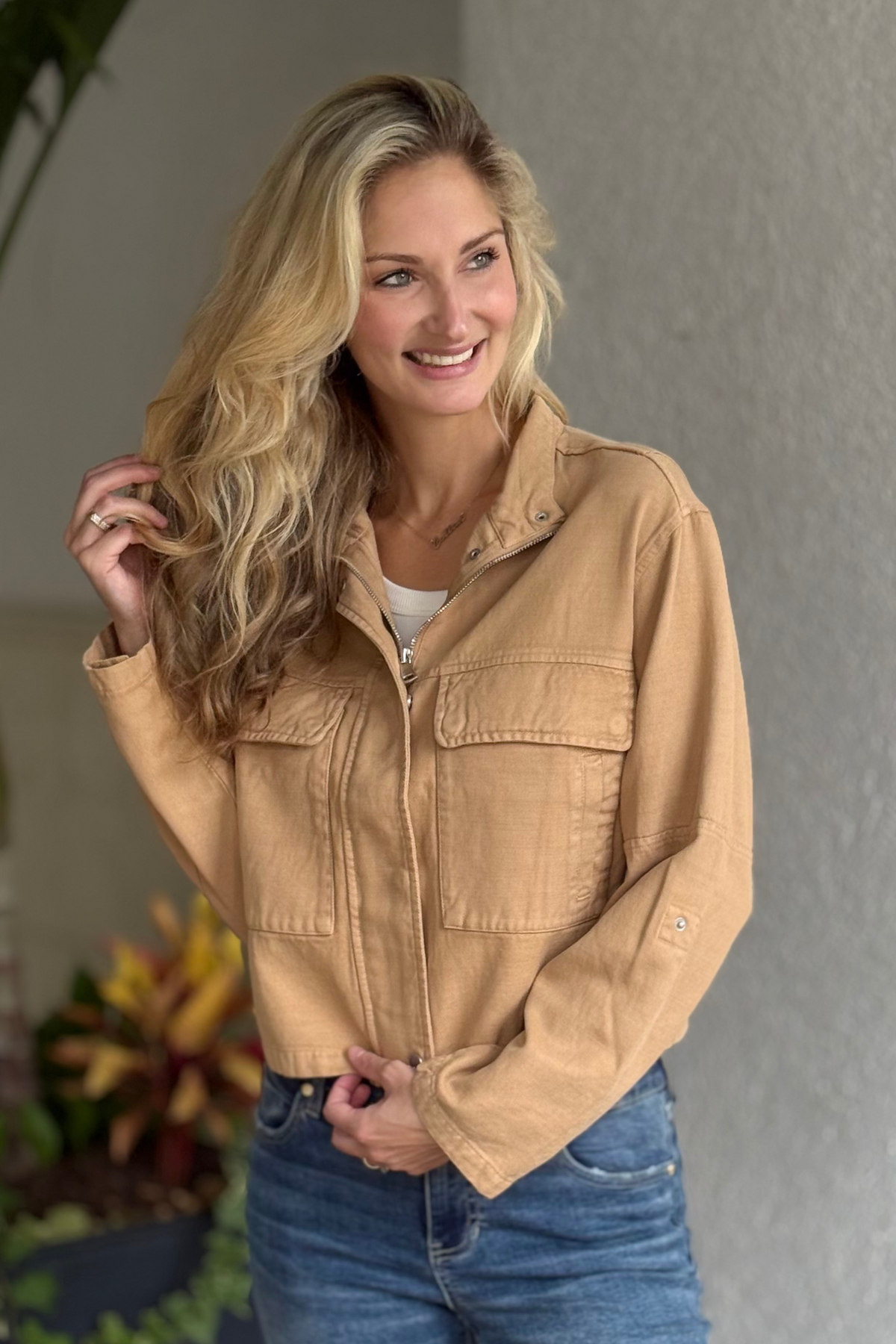 Tribal Fall 2025 Sandstone Twill Zip-Front Jacket in Ice Latte styled with denim and white tank