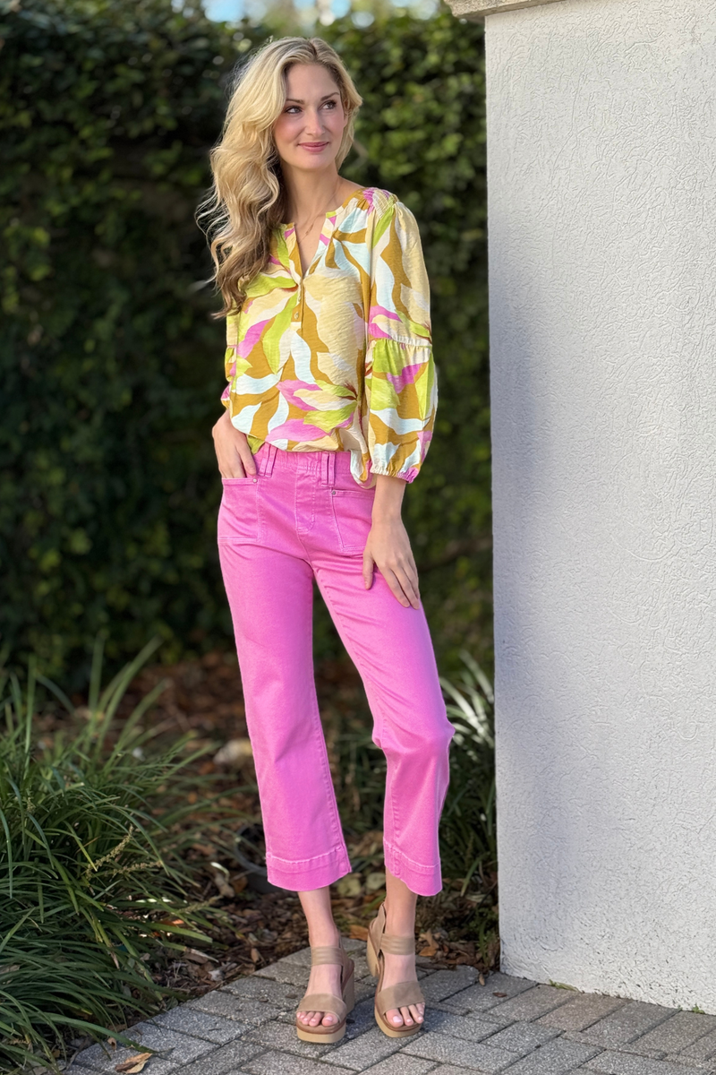 Pink tribal pull on stretch denim capris styled outfit