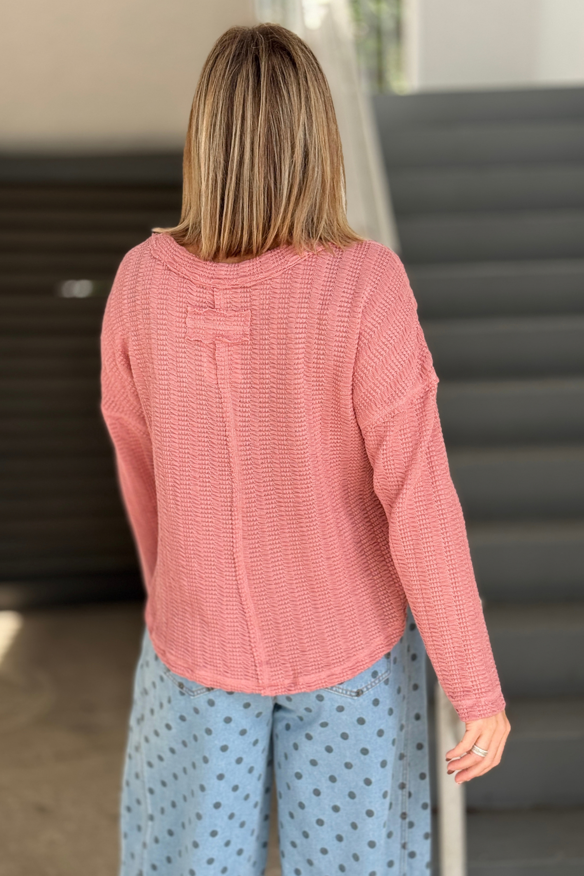 Women’s reversible mauve boat neck knit top