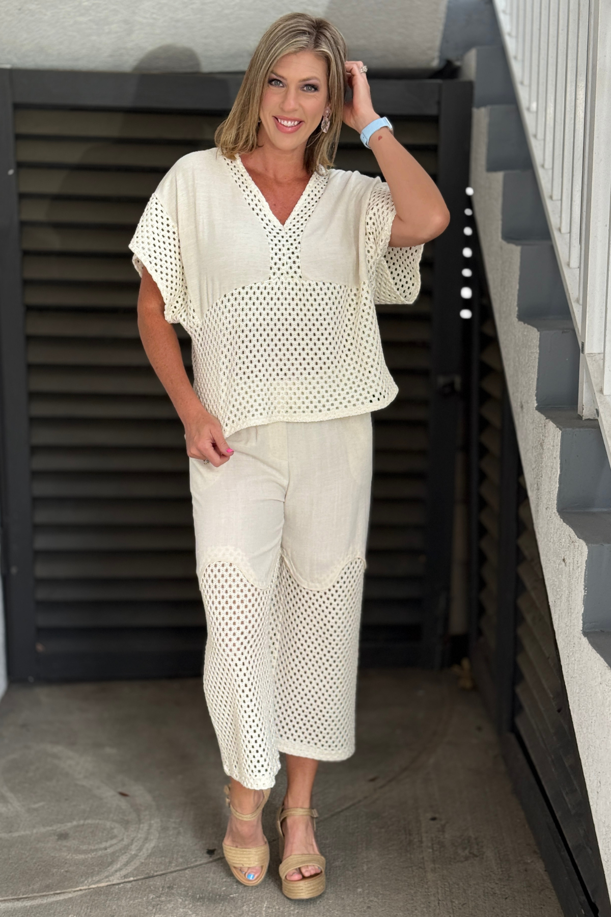 Relaxed fit crochet trim travel outfit for women