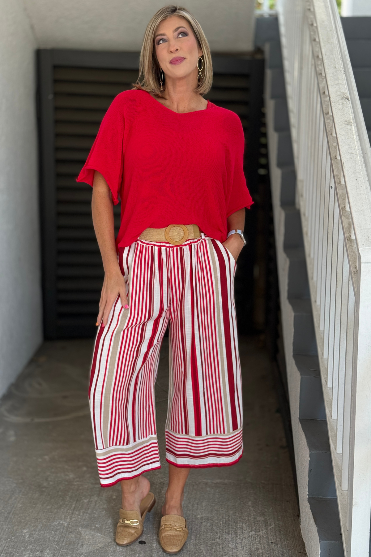 Elastic waist palazzo pants with pockets