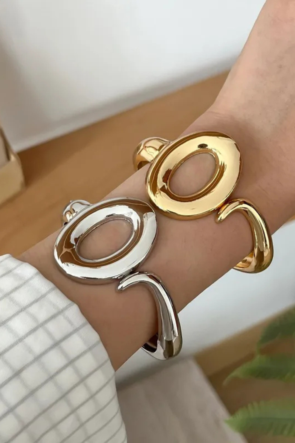 The Oval Luxe Statement Cuff