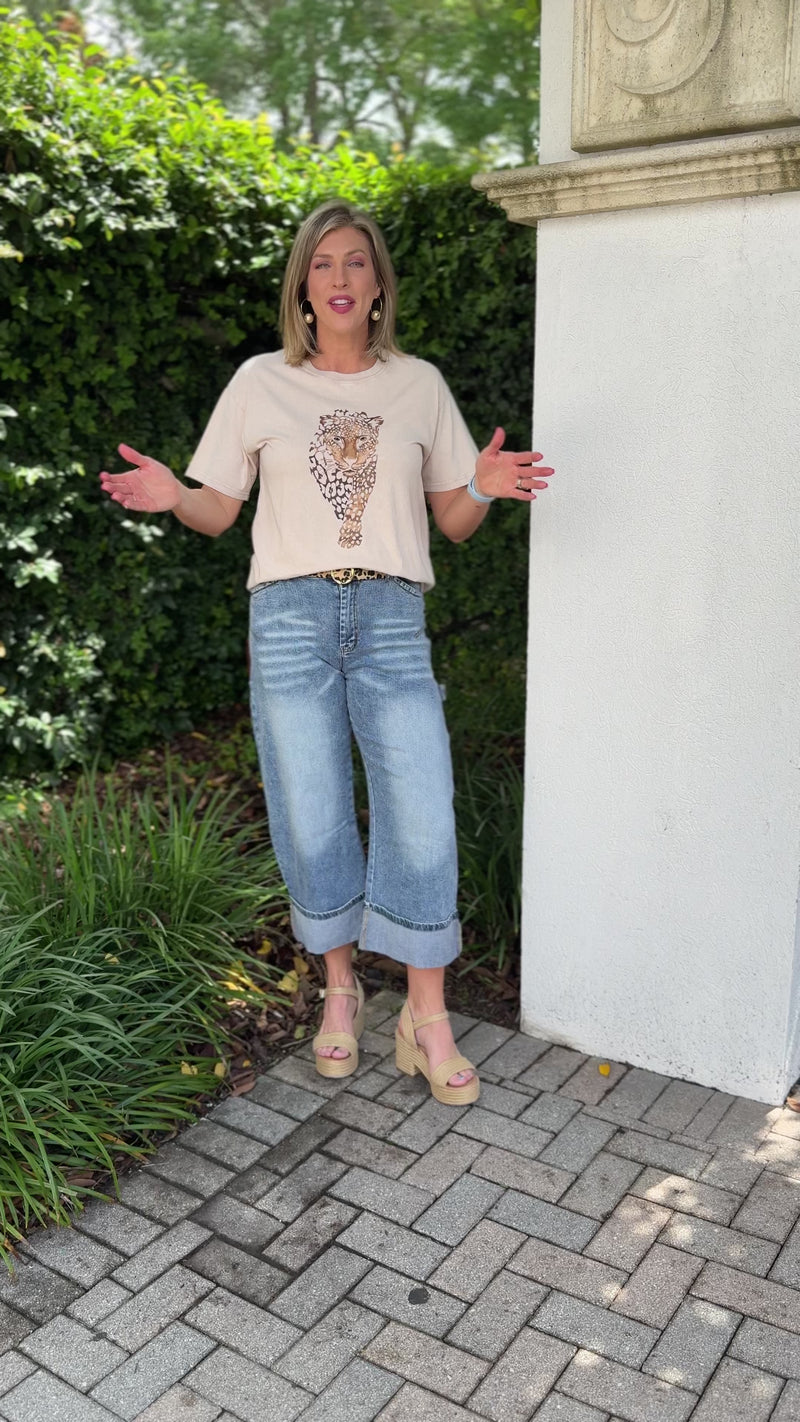 Casual utility inspired cuffed jeans outfit
