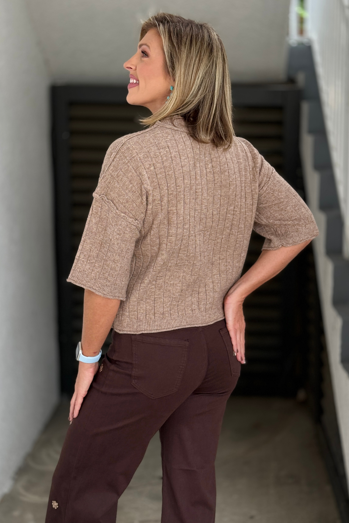 Taupe cropped knit sweater with elbow-length sleeves